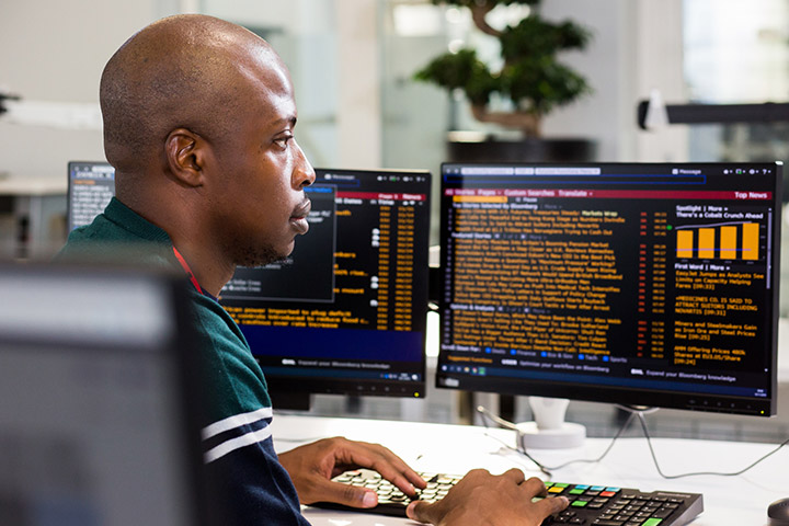 An accounting student using a computer.